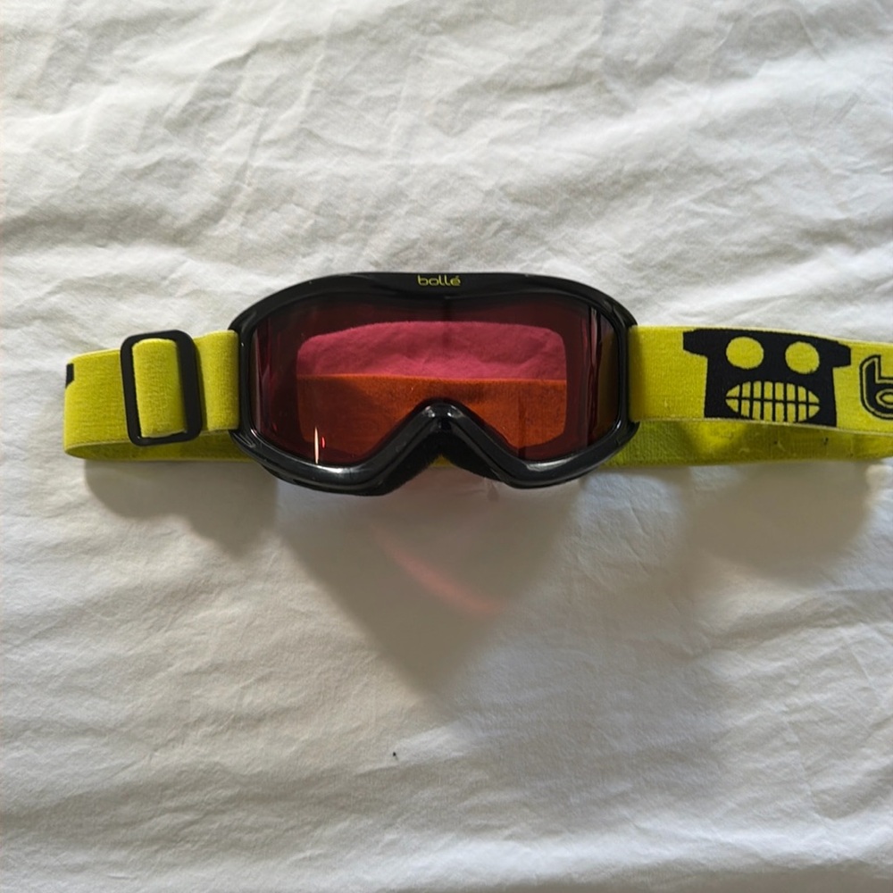 Bolle yellow ski goggles like new